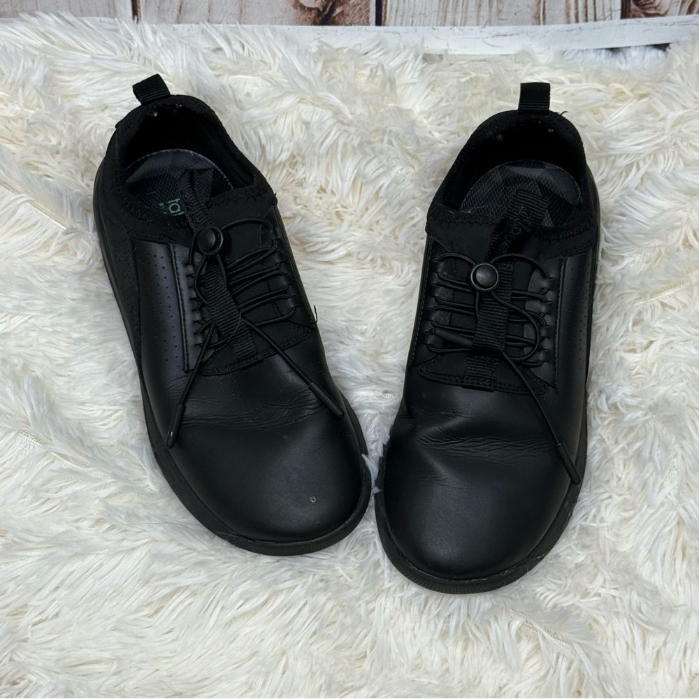 Clove shoes